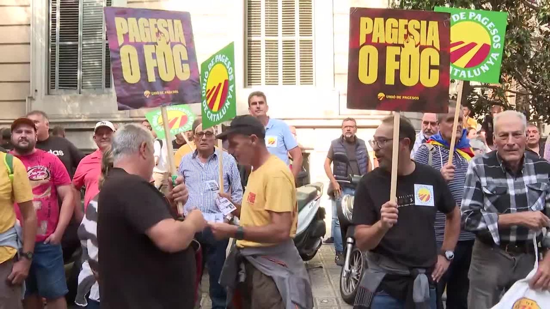 Protesta de agricultores con 1.000 payeses y 200 tractores desplazados en Barcelona