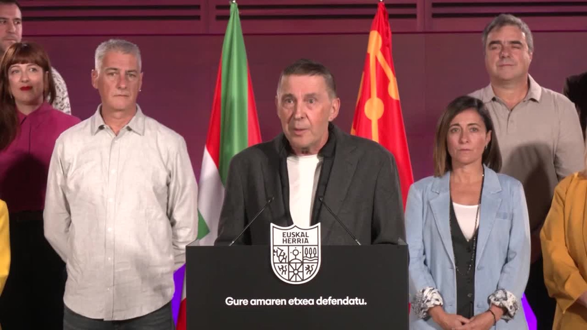 Otegi afirma que Bildu es "la izquierda del PSOE" que puede "cerrar el paso al gobierno FeiVox"