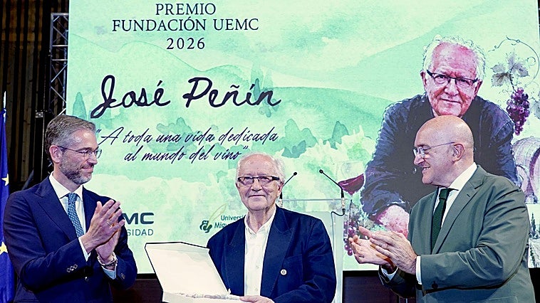 Premio a la trayectoria del reputado enólogo leonés José Peñín: «El vino son las personas que lo hacen»