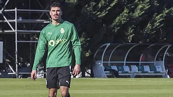 Un centrocampista creativo y con gol para reforzar la medular de la Ponferradina