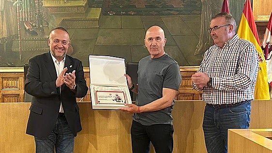 Honores para el leonés Pablo Castro Pinos, cinco veces campeón mundial de pesca