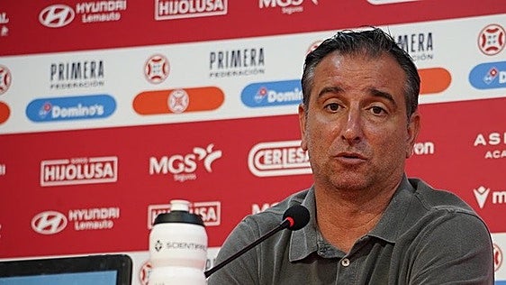 Jandro Castro confirma la lesión de Joao Gabriel, pero deja en «un susto» la de Hugo García