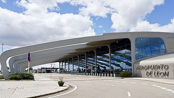 Más Vuelos pide al Gobierno un «calendario claro» para la «incuestionable» terminal de mercancías