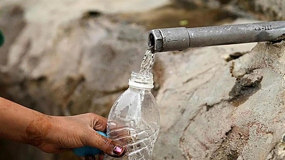 La localidad de León que restringe a sus vecinos el consumo de agua potable con multa de hasta 1.500 euros