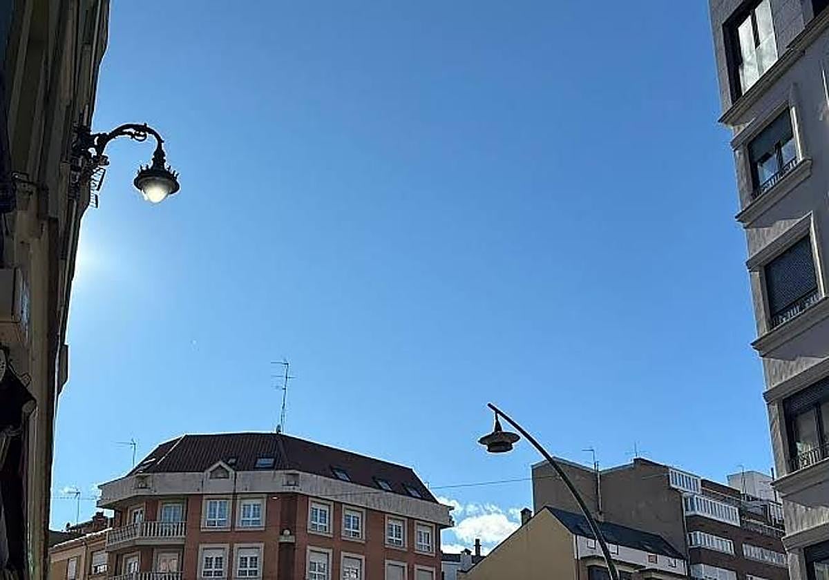 Cielos despejados en la ciudad de León.