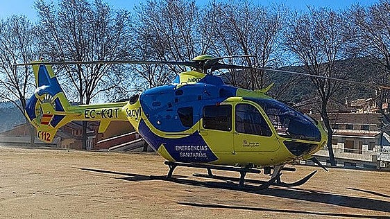 Fallece una persona en un grave accidente entre una furgoneta y un camión en San Adrián del Valle