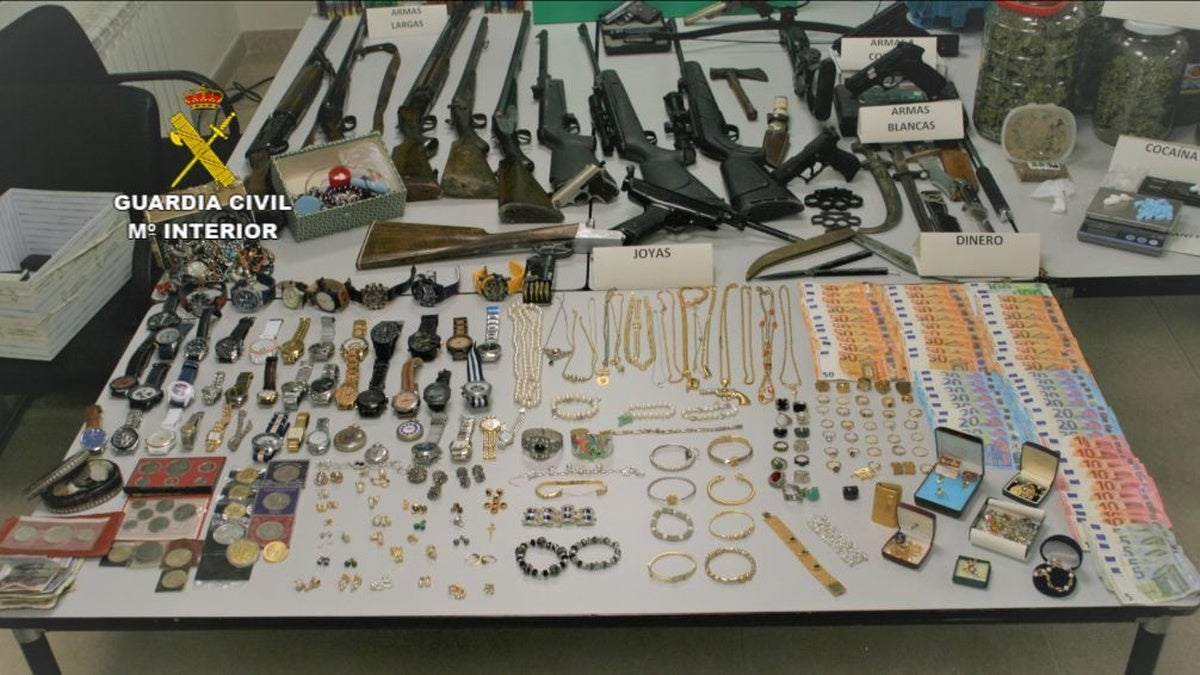 Material incautado por la Guardia Civil de León.