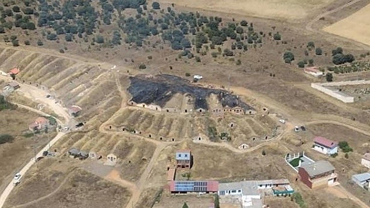 Apagan en poco más de dos horas un incendio originado en las bodegas de Jiménez de Jamuz