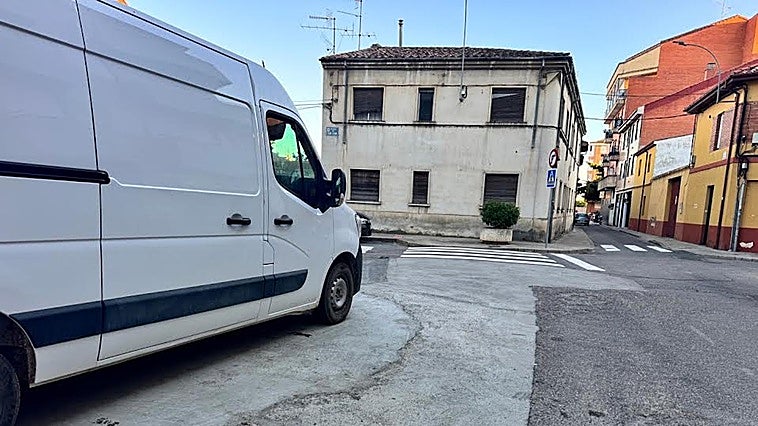 El PSOE denuncia «la chapuza» de la reforma de la plaza de San Juan