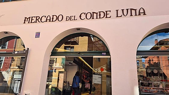 Los 'free tours' acabarán en el mercado del Conde Luna para degustar Productos de León