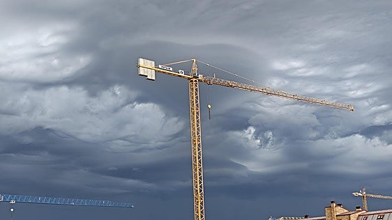 Mañana veraniega y tarde otoñal, tormentosa y lluviosa este martes en León