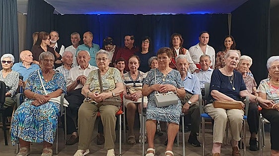 Los 23 vecinos casi centenarios que Santa María del Páramo homenajea en sus fiestas