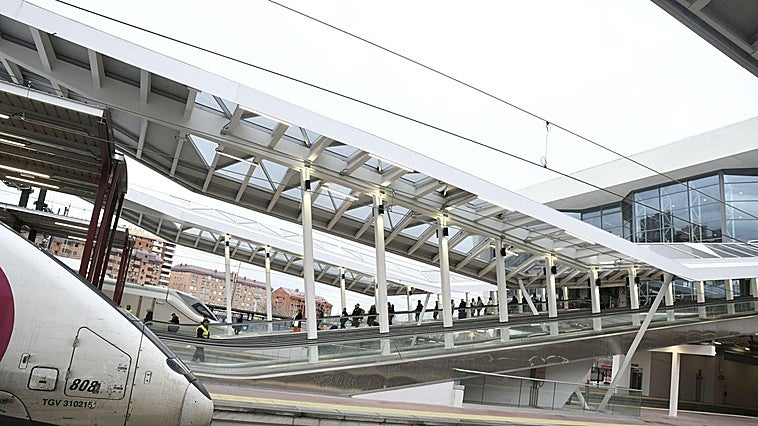 Adif avisa de posibles retrasos en los trenes con salida de Madrid a destinos como León