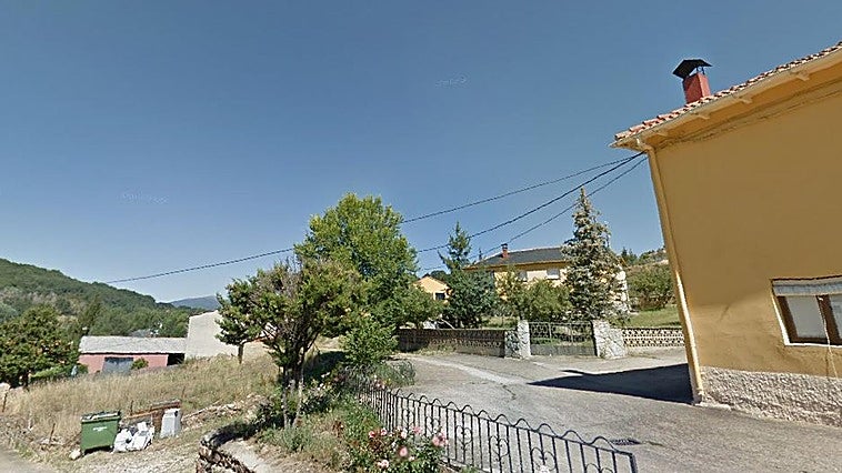 Casa con 3.600 metros cuadrados de terreno, a subasta desde cero euros en Riello
