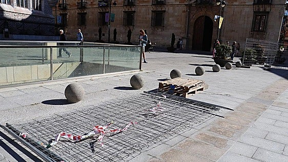 La calle Ancha se libera de barreras en Botines pero prohíbe el paso de coches hasta otoño