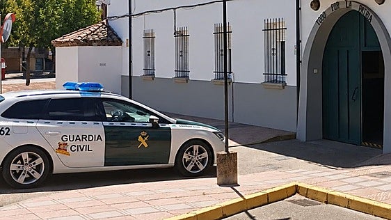 La Guardia Civil esclarece varios robos en el interior de vehículos en un garaje de Valencia de Don Juan