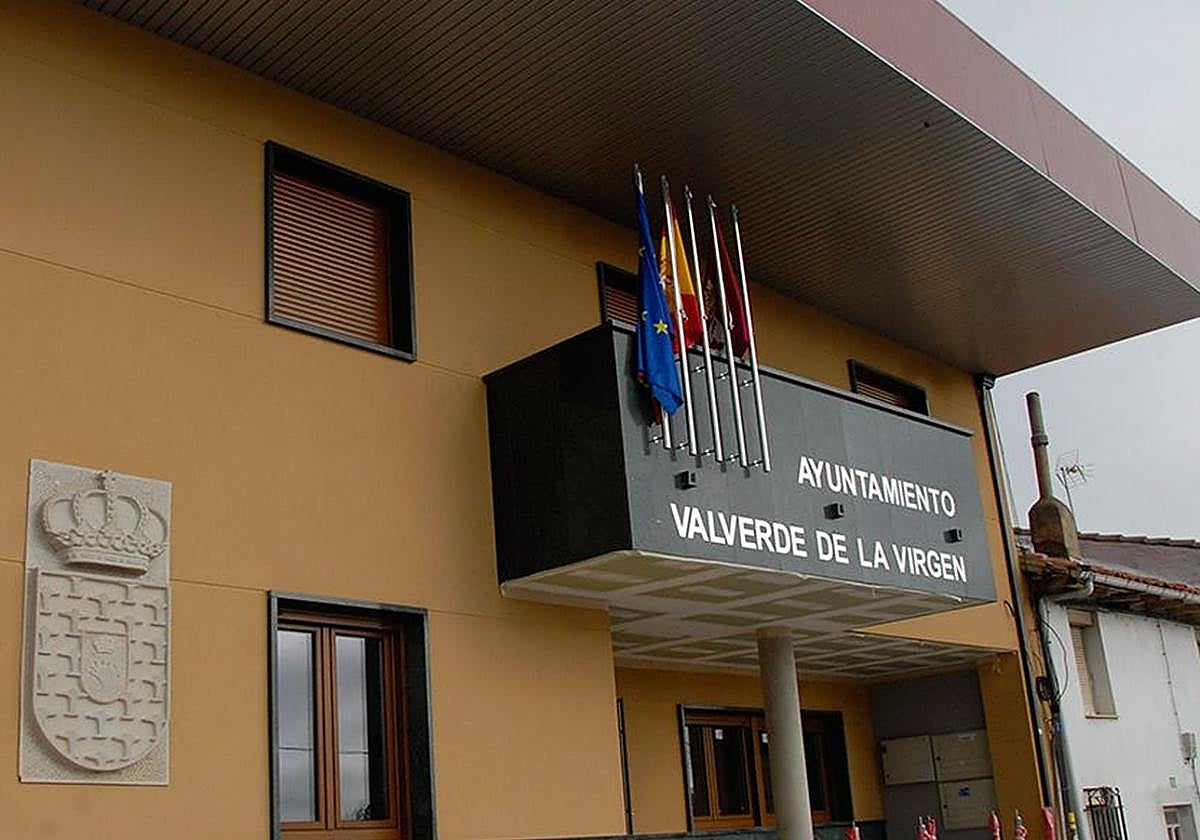 Sede del Ayuntamiento de Valverde de la Virgen.