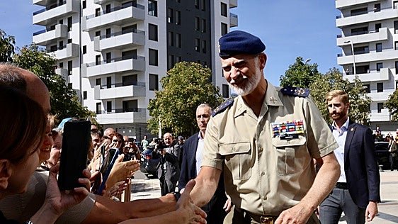 Las imágenes de la visita del rey Felipe VI y Marlaska a la CiberComandancia de León