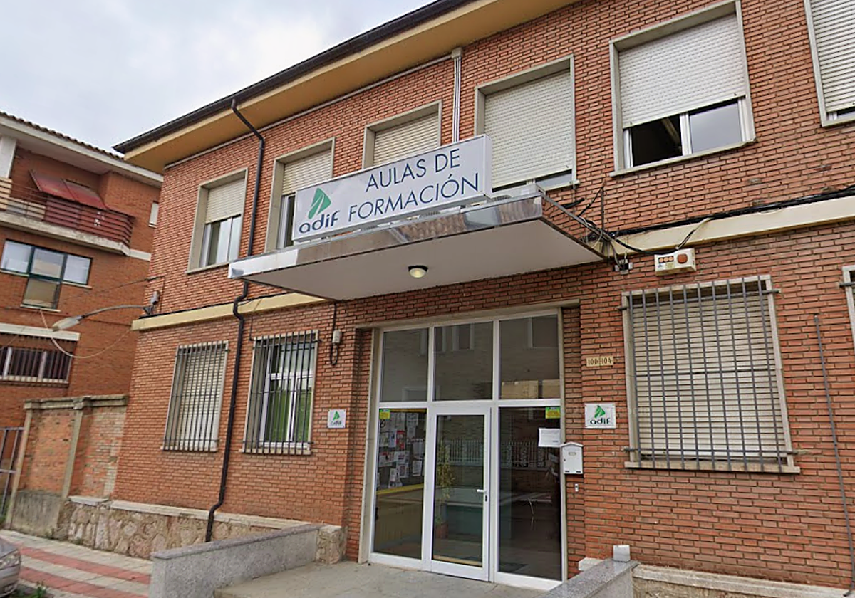 Adif cierra su Centro de Formación en León y el proyecto del nuevo ...