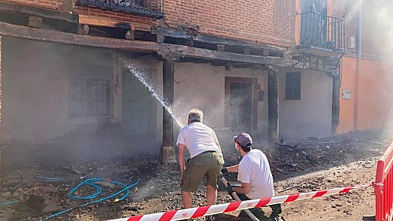La Junta concede una ayuda a ocho familias leonesas afectadas por los incendios de este verano