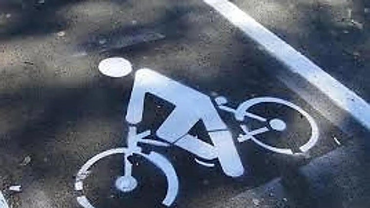 Herido un ciclista en un accidente con un turismo en la avenida Alcalde Miguel Castaño de León