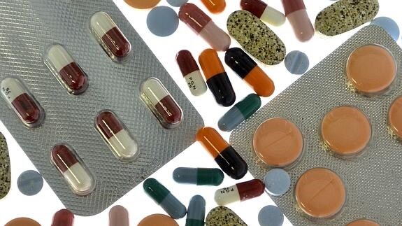 Los dispositivos deberán incluirse en los medicamentos sujetos a prescripción.