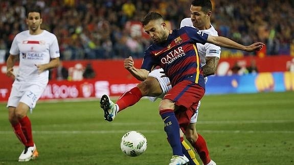 Jordi Alba, en la acción del gol. 