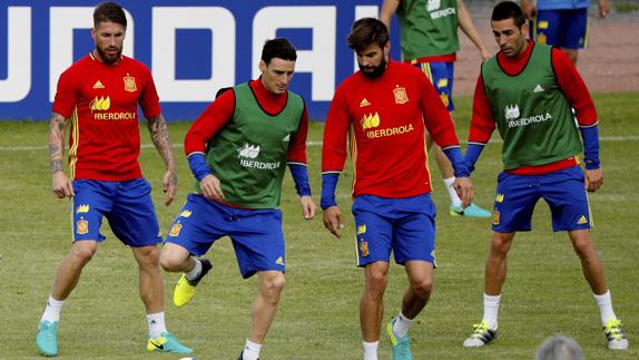 Jugadores de la selección española, en pleno entrenamiento. 