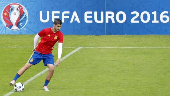 Álvaro Morata, durante un entrenamiento con la selección. 