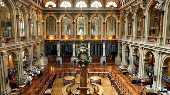 Vista general del interior del edificio de la Bolsa de Madrid.