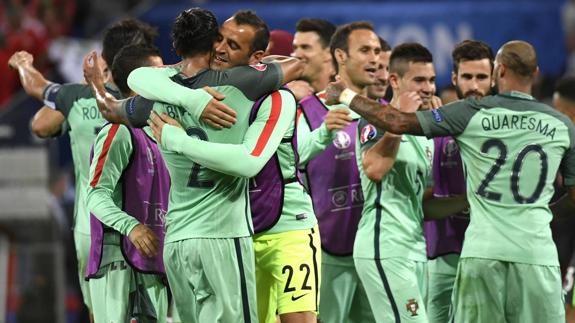 Los jugadores portugueses celebran el pase a la final. 