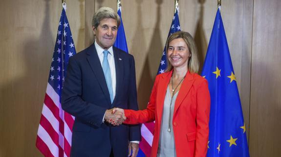 John Kerry y Federica Mogherini. 