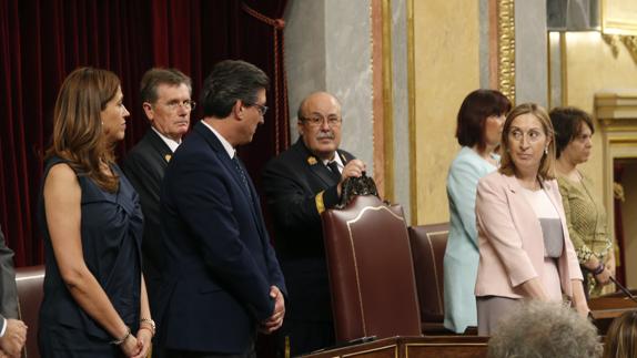 Ana Pastor, junto a los vicepresidentes de la Mesa del Congreso. 