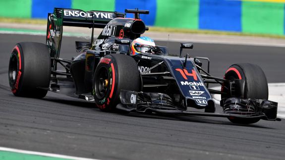 Fernando Alonso, durante los entrenamientos libres. 