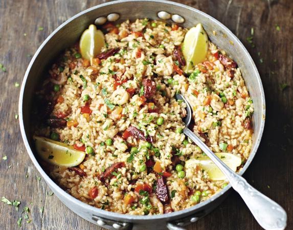 Imagen de la paella de chorizo de Jamie Oliver.