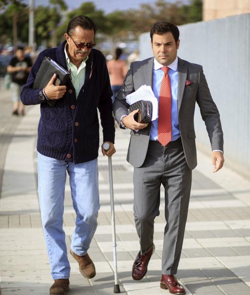 El exalcalde de Marbella, Julián Muñoz,  a su llegada a la Audiencia Provincial de Málaga.