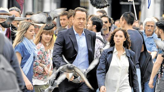 Tom Hanks y Felicity JOnes, durante el rodaje.