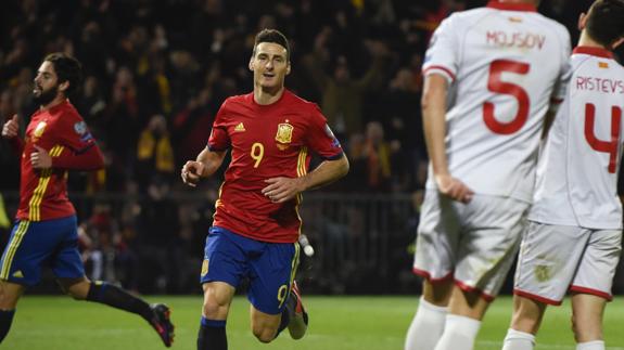 Aduriz, tras marcar ante Macedonia. 