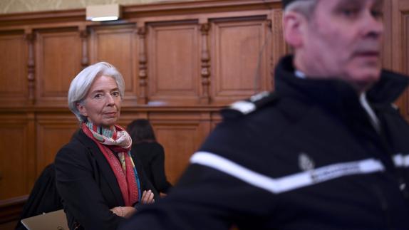 La directora del FMI, Christine Lagarde (izq.).