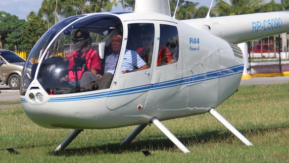 El presidente de Filipinas, en un helicoptero.