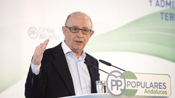 Cristóbal Montoro, ministro de Hacienda.