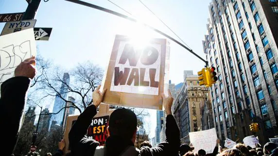 Manifestantes contra Trump en Nueva York.