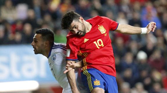 Costa remata en el tercer gol. 