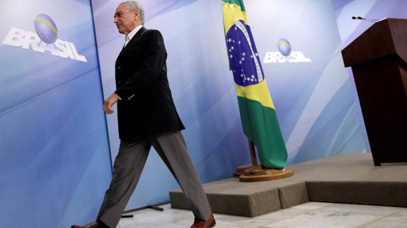 Temer, tras su rueda de prensa. 