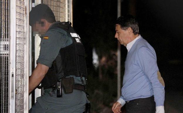 Ignacio González en el momento de su detención.