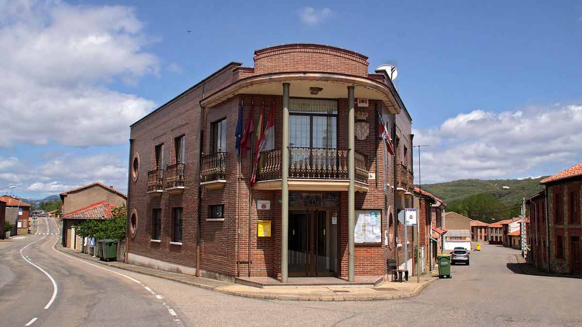 Fachada del Ayuntamiento de Cuadros 