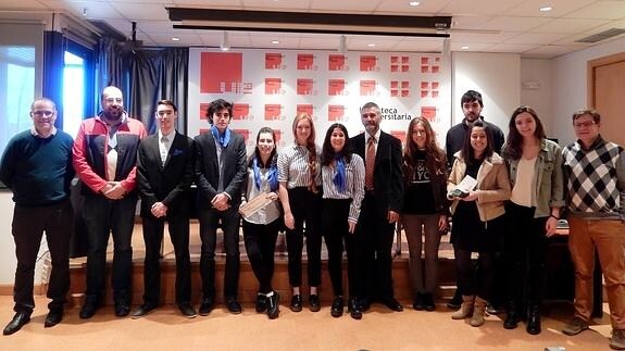 Foto de familia tras la entrega de premios. 