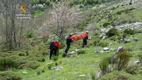 La Guardia Civil rescata a una senderista accidentada en las inmediaciones del Pico Peñas Pintas