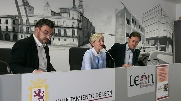 De izq. a dcha: Pedro Llamas, Ana Franco y Juan José Hidalgo.