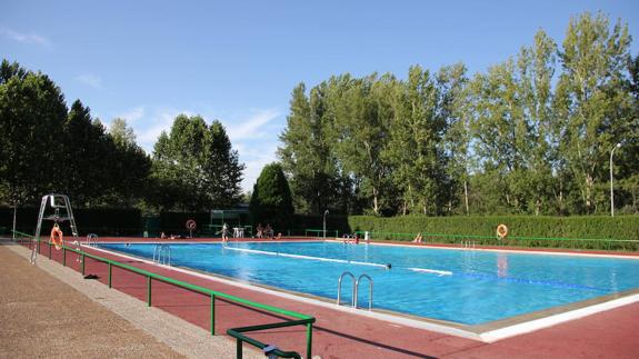 Las piscinas municipales de Veguellina de Órbigo abren sus puertas y cumplen 25 años